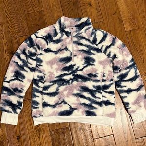 Athleta girl Sherpa pullover. Size XXL -16 years old. Blue, purple, white.